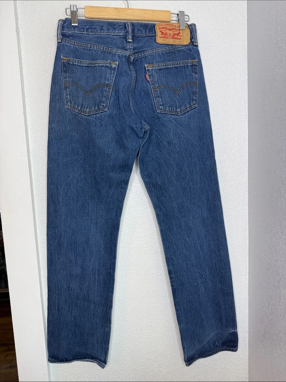 Levis timeless pair